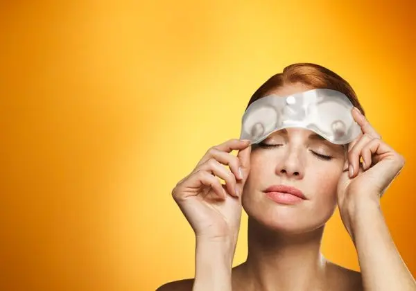 Meibomian gland expression – the key to the health of your tear film and clear vision